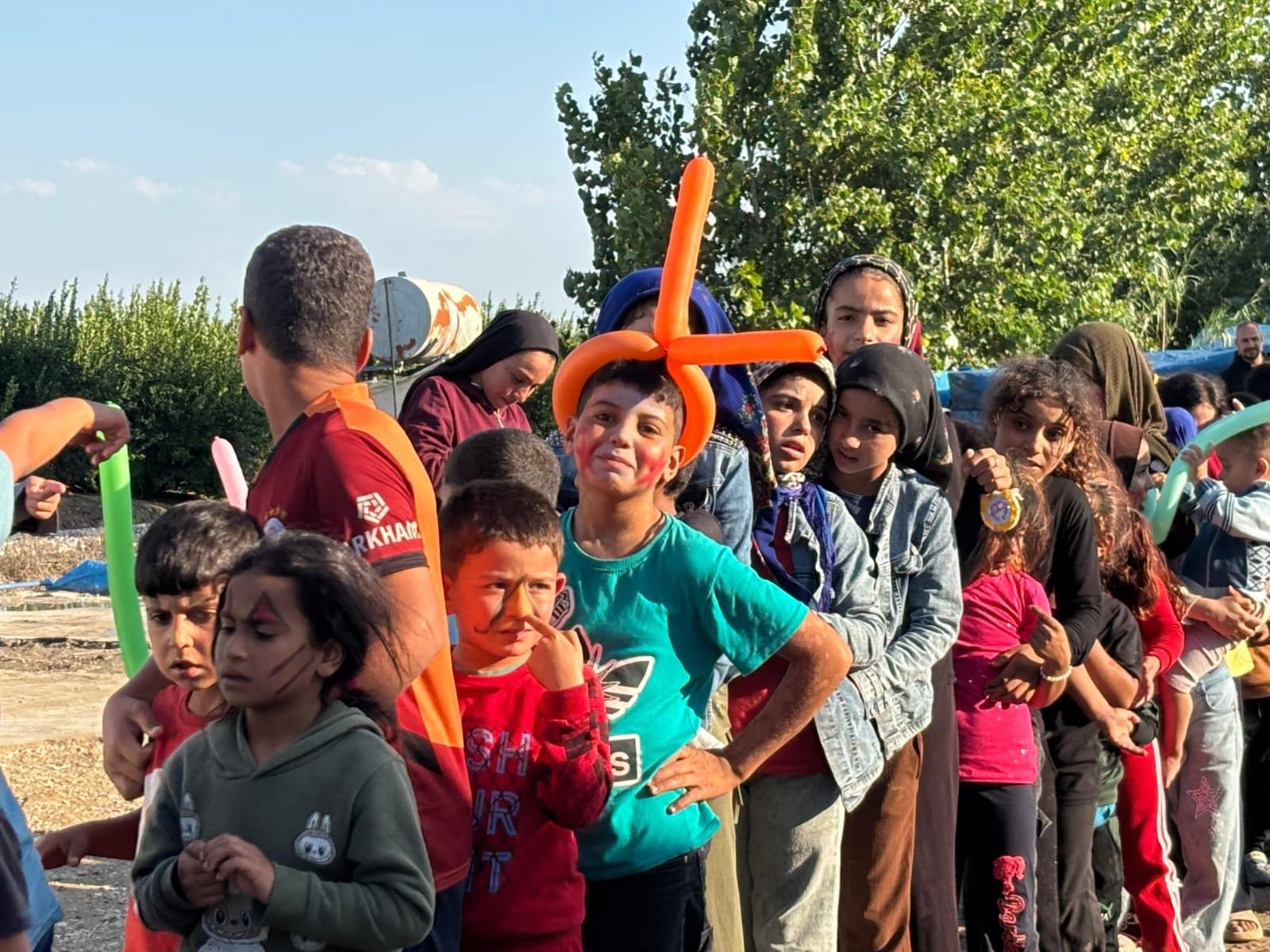 Adana'da mevsimlik işçi çocuklarına palyaçolu eğlence - 2