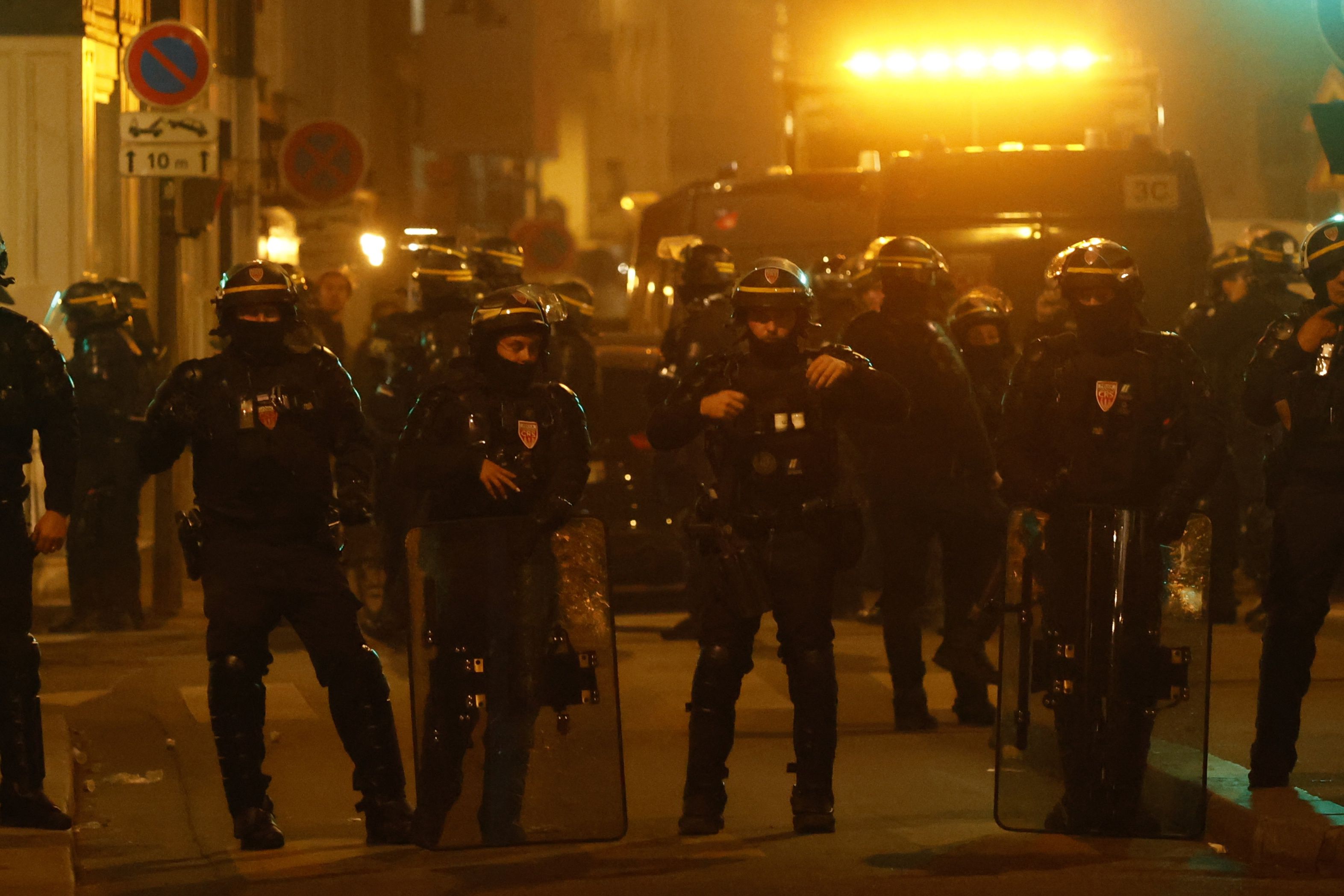 Fransa'da protestolar: 1 ölü, 1800'den fazla gözaltı - 2