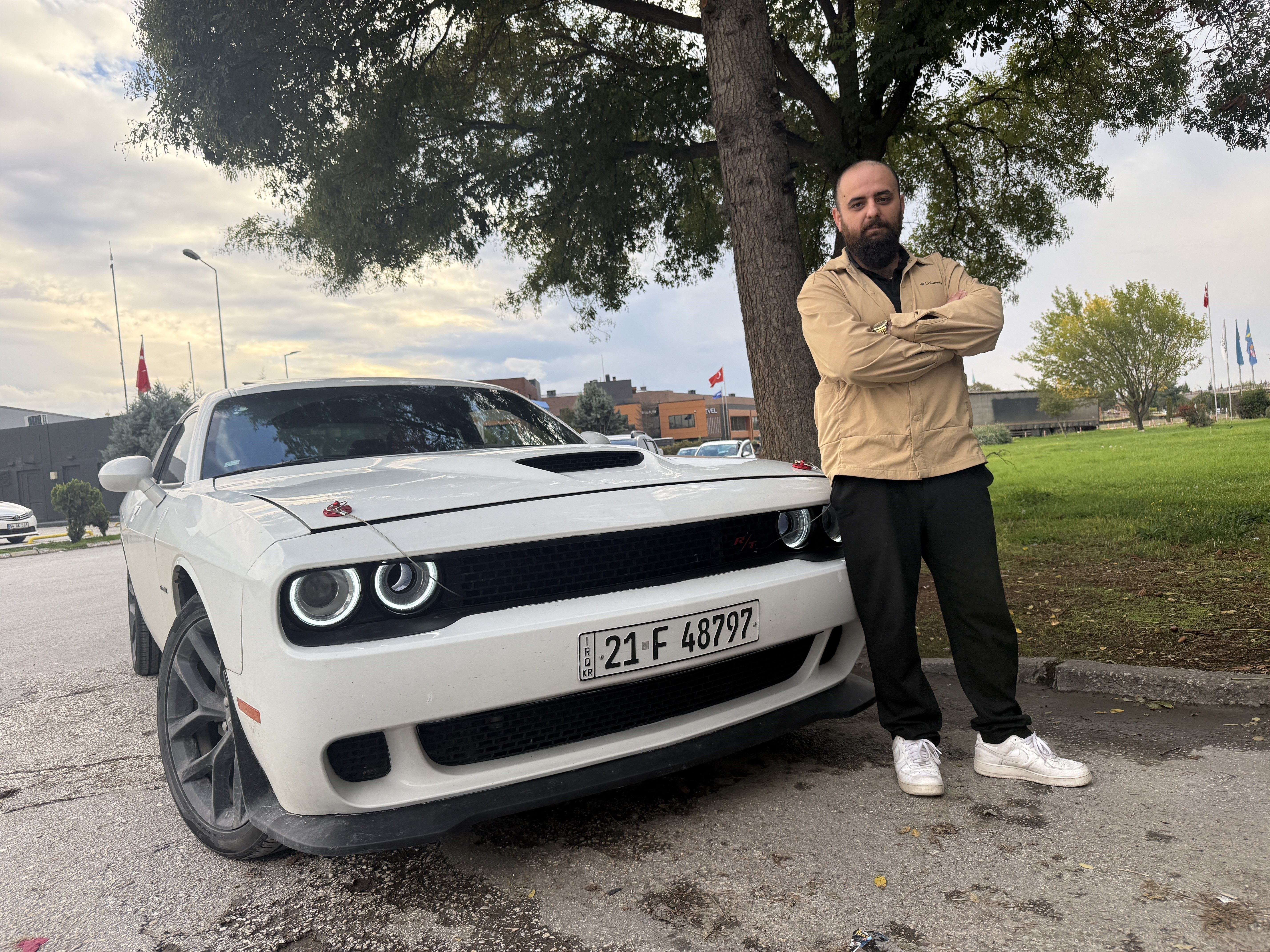 Asgari ücretle çalışıyor, 9 milyonluk otomobile biniyor - 2