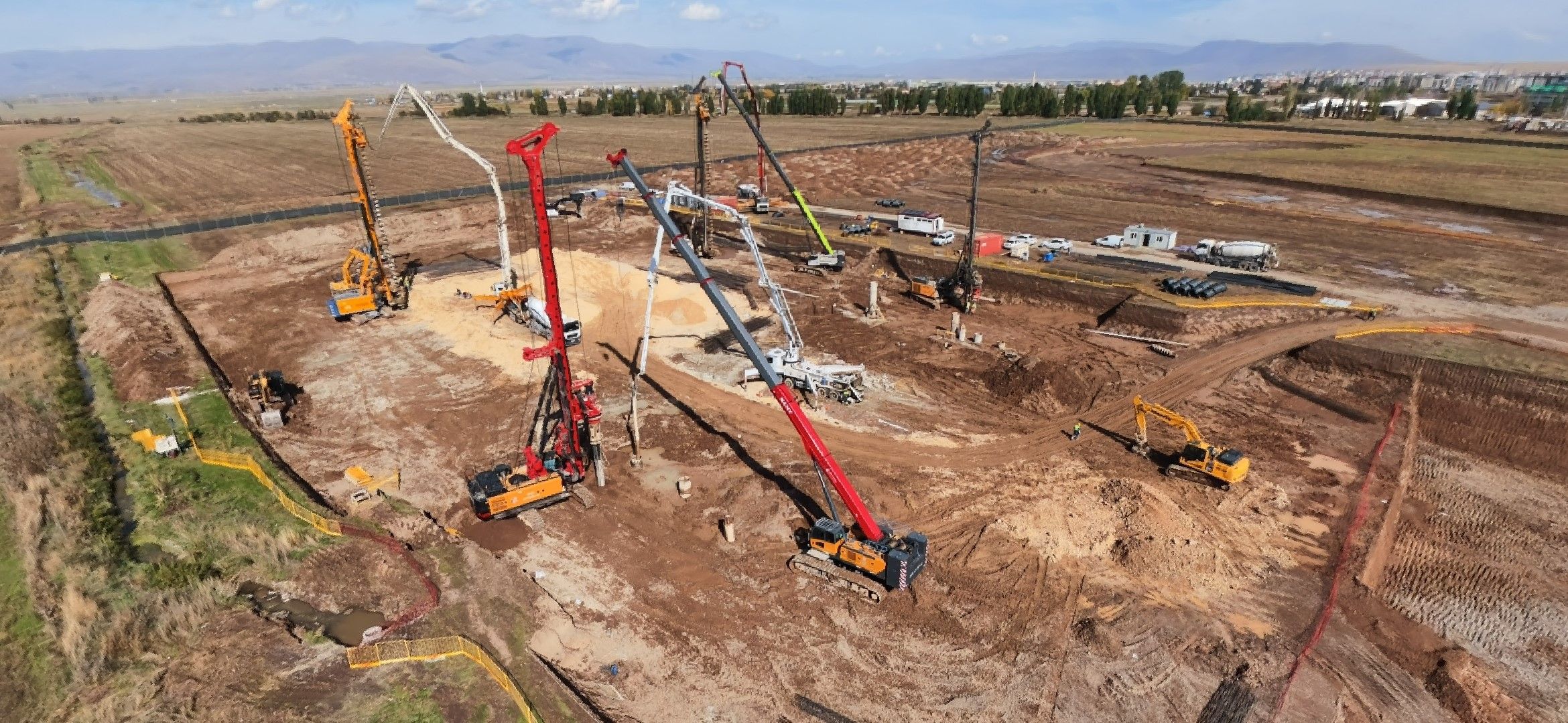 Erzurum'un yeni stadyumunda çalışmalar hızlandı - 3