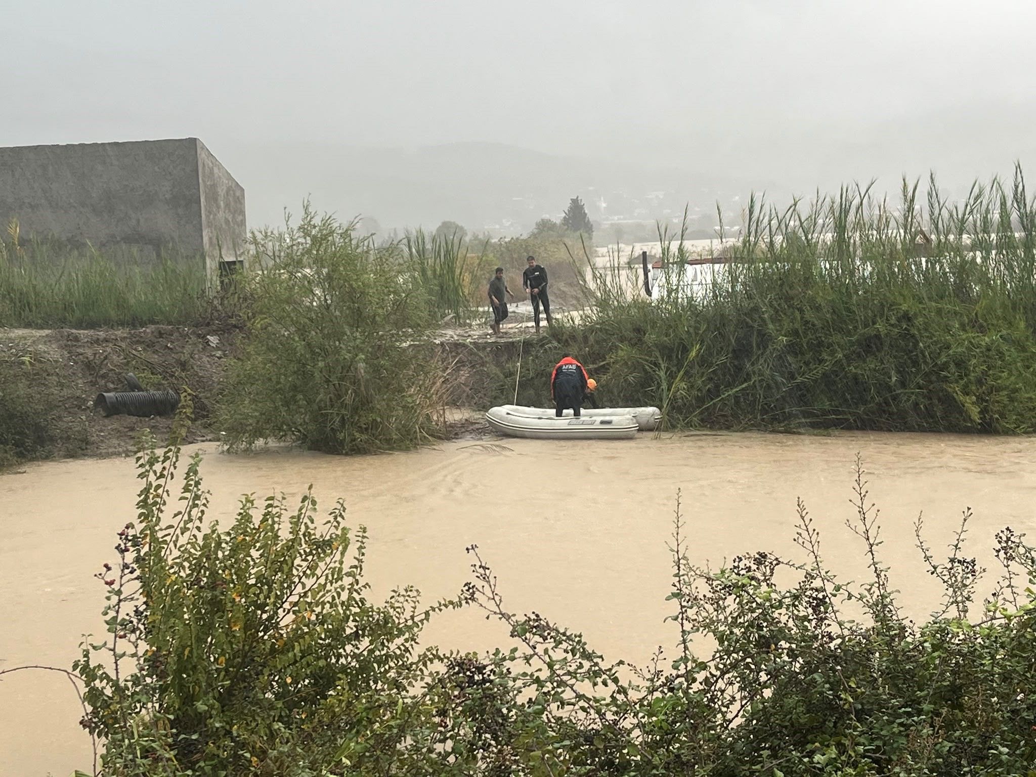 Dalaman’da Tersakan Çayı taştı! Mahalleler sular altında kaldı