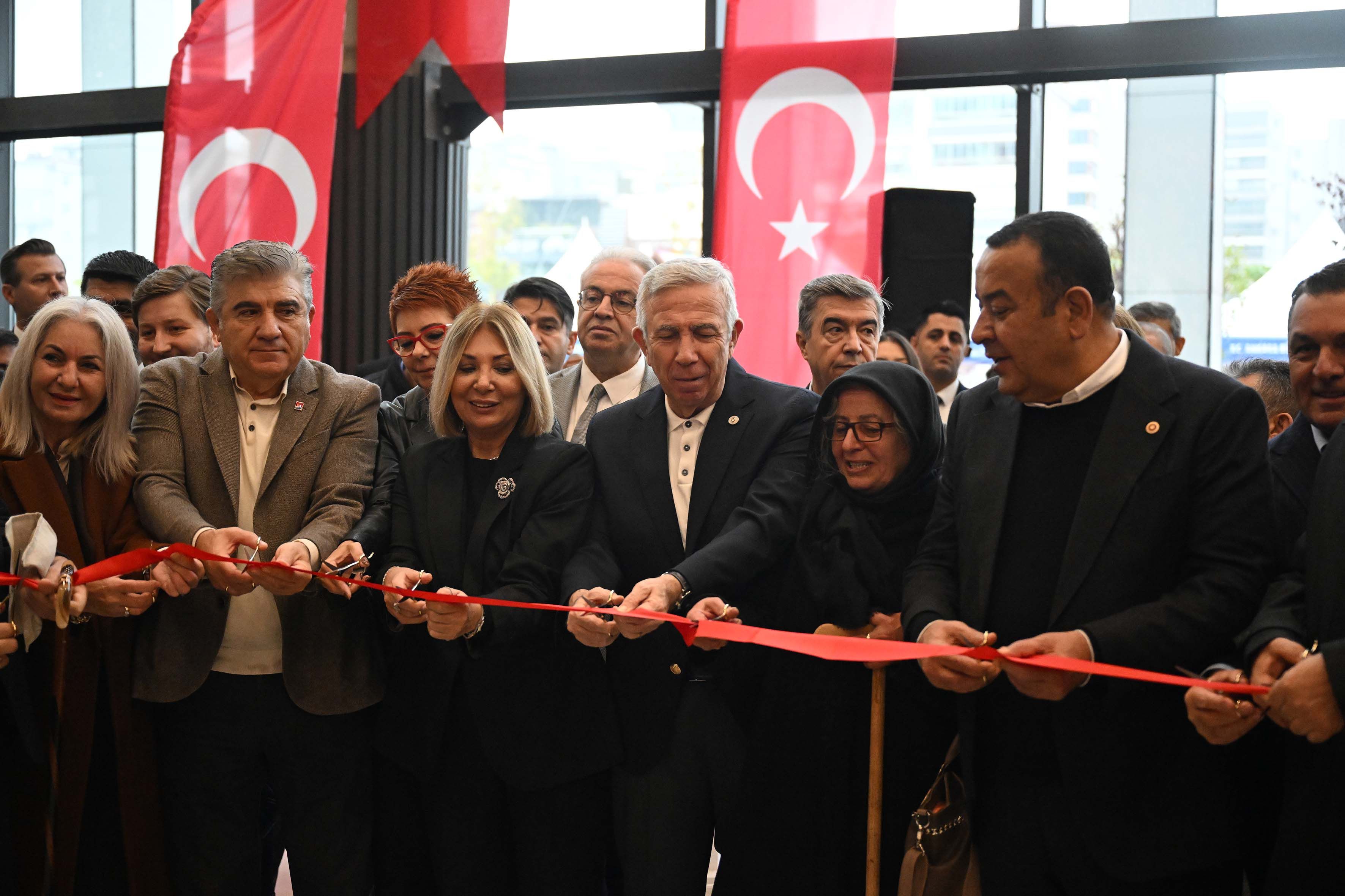 Etimesgut'a yeni yüzme havuzu ve spor kompleksi açıldı - 2
