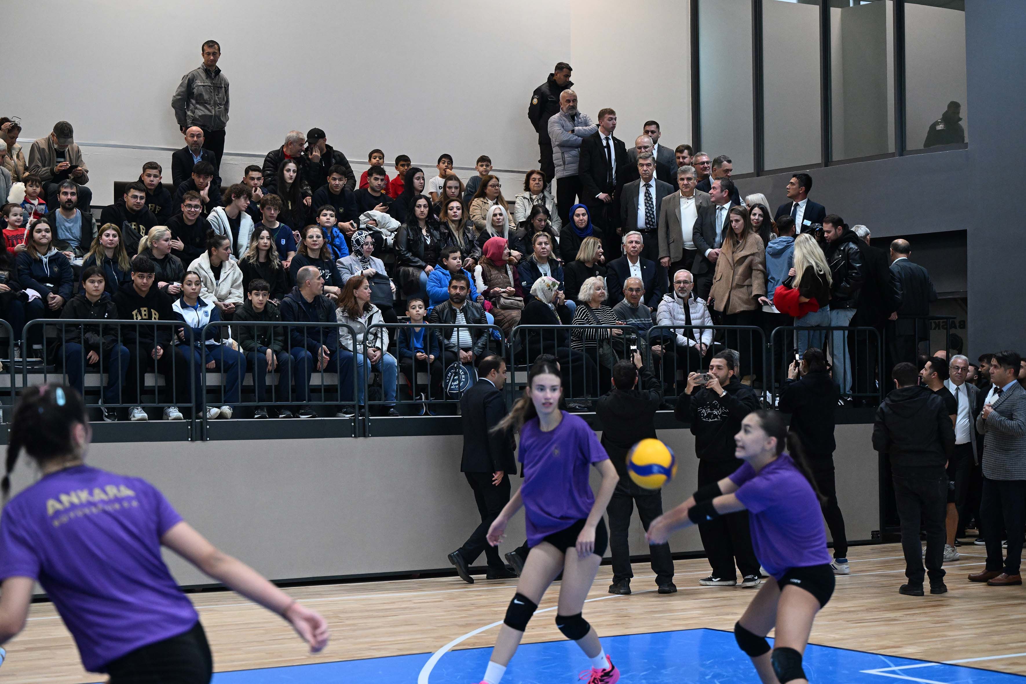 Etimesgut'a yeni yüzme havuzu ve spor kompleksi açıldı - 6