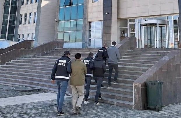 Kars ve Bursa’da sahtecilik operasyonu: 5 gözaltı