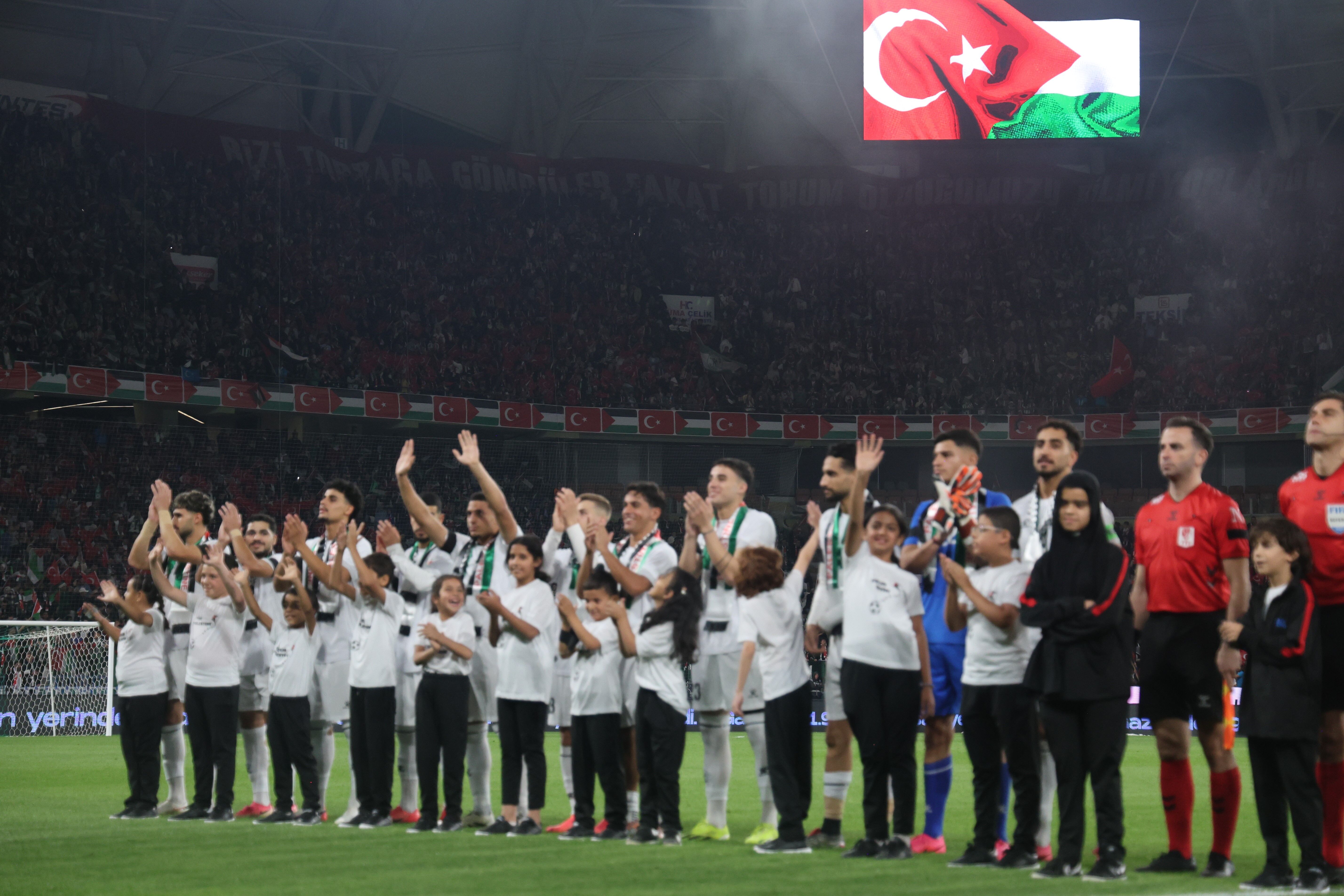Konyaspor Filistin Maçında Dostluk Kazandı (4)
