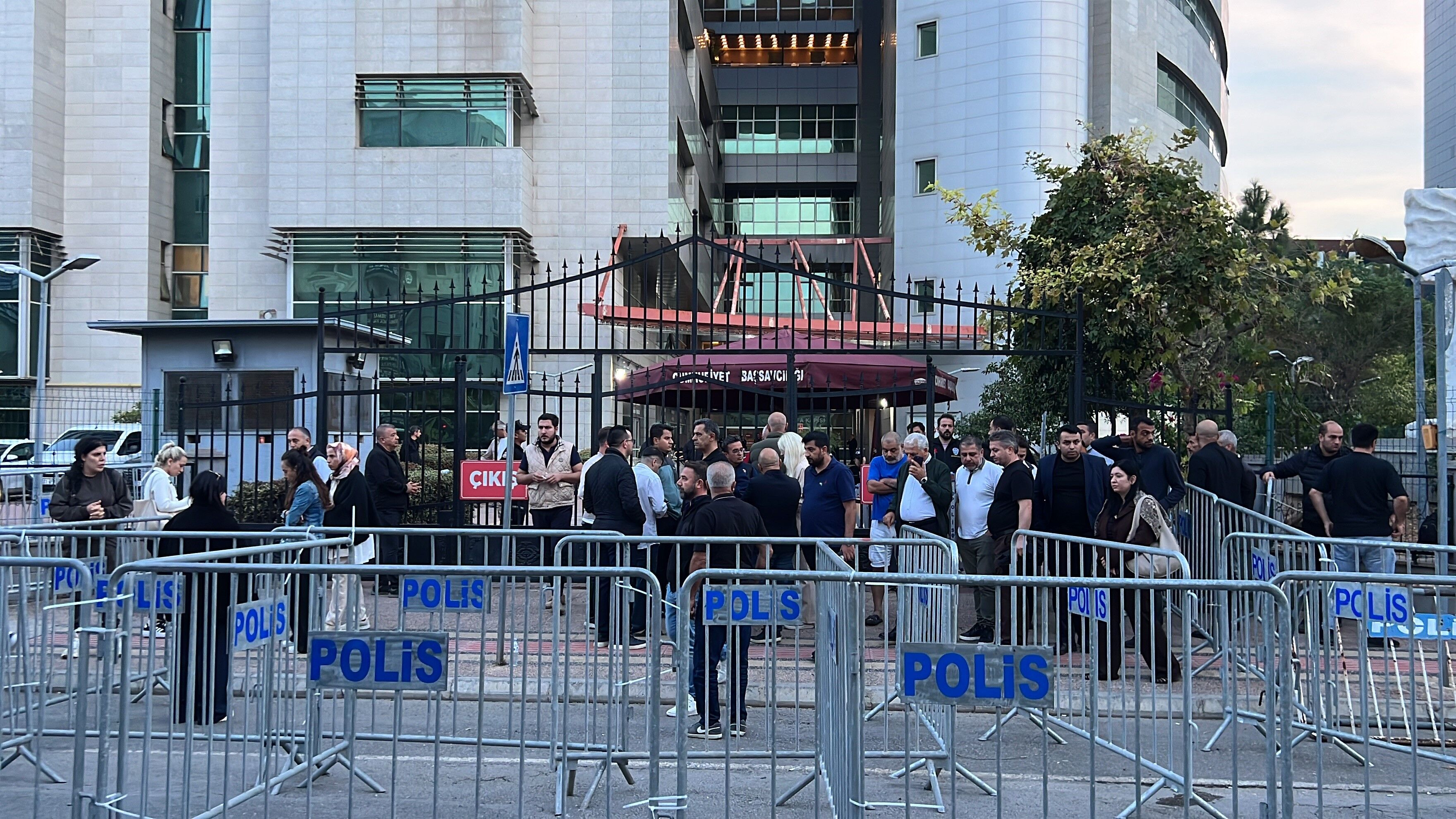 Vahap Seçer Dahil 3 Belediye Başkanı Tutuklandı (1)
